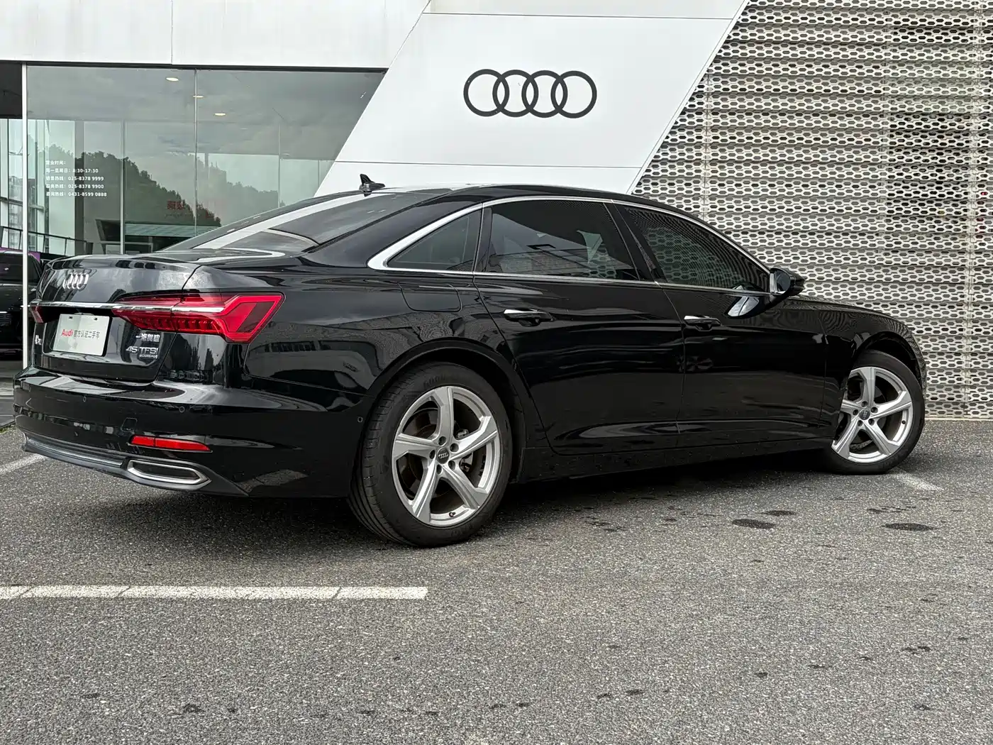 Фото 4 - Audi A6L