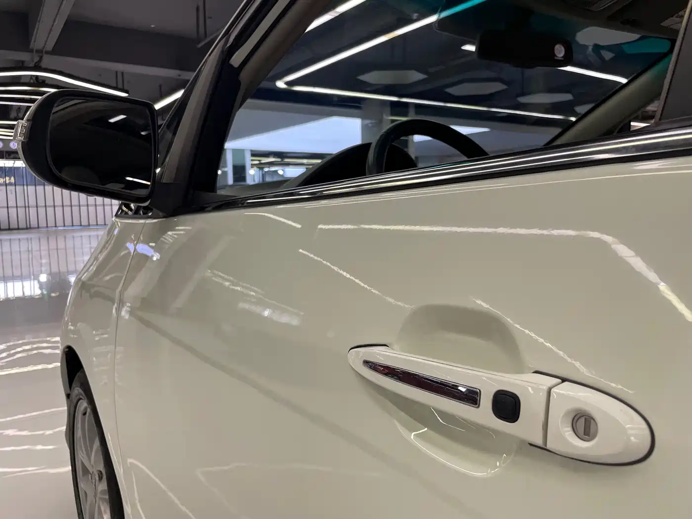 BYD M6 2014 2013 2.4L Automatic Premium