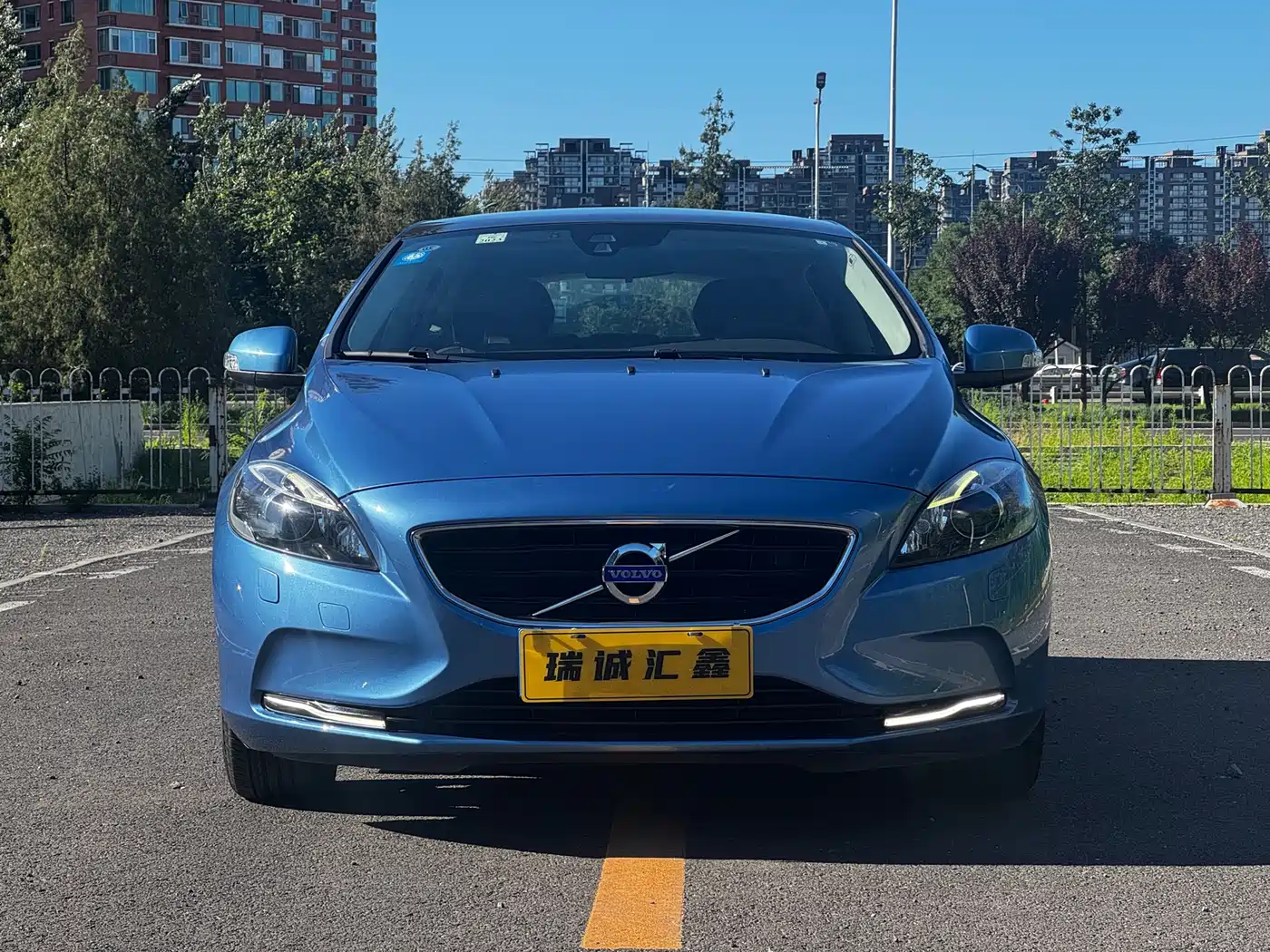 Фото 2 - Volvo V40