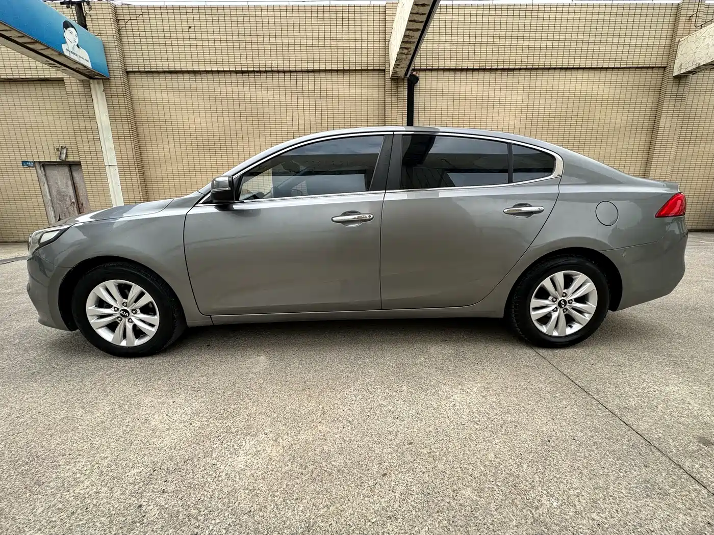 Kia K4 2014 1.8L Automatic GLS фото 8