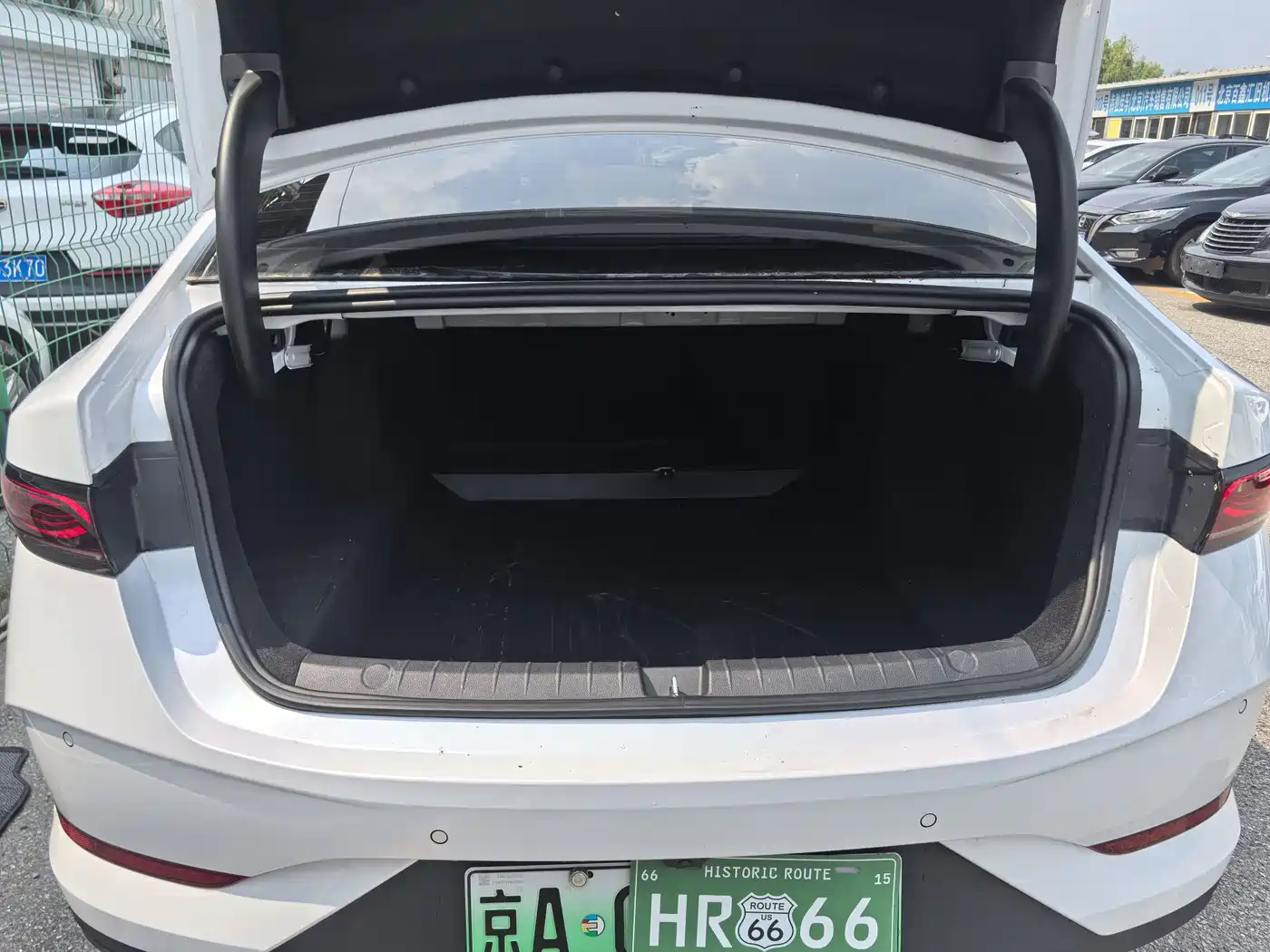 BYD Qin PLUS 2025 DM-i Smart Drive 55KM Leader фото 5