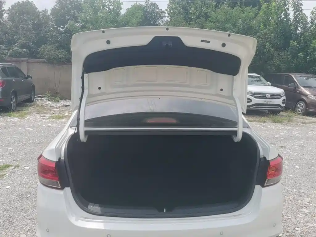 Kia K2 2017 2017 Sedan 1.4L AT GLS