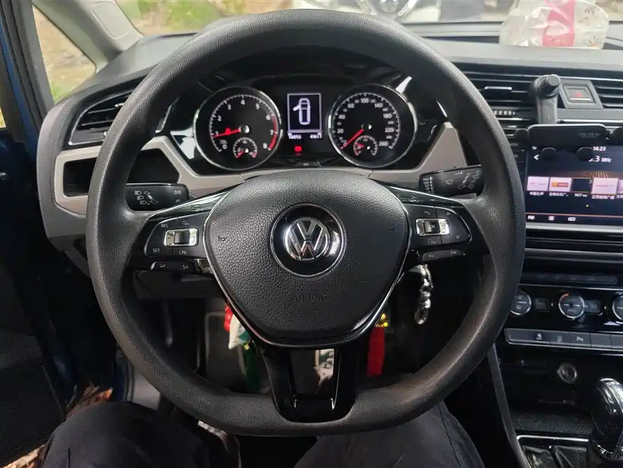 Volkswagen Touran 2018 Touran L 280TSI DSG Comfort 7-seater China V фото 15