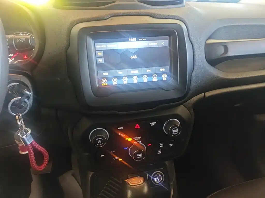 Jeep Renegade 2019 2018 Connected Large Screen Edition 180T Automatic High Energy