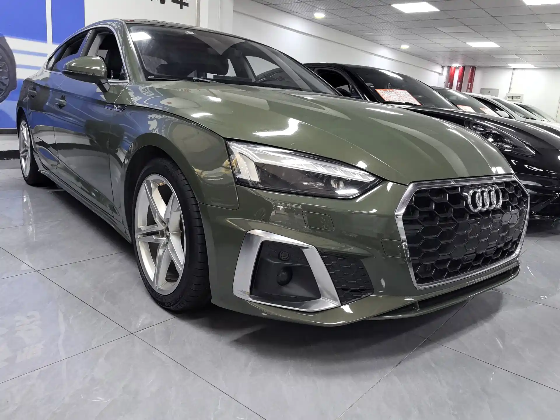 Photo 3 - Audi A5 (Import)