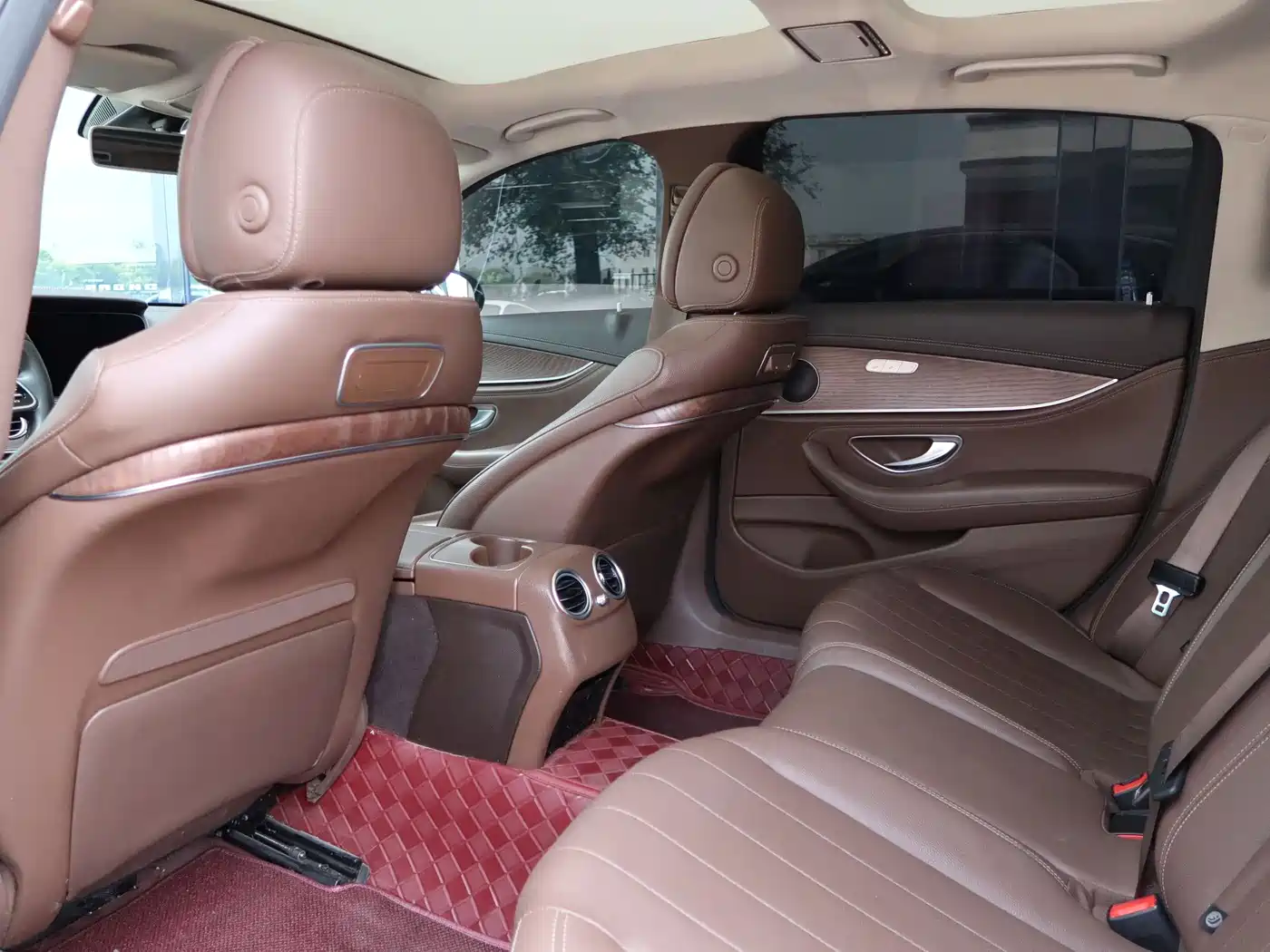 Mercedes-Benz E-Class 2020 E 300 L Fashion фото 6
