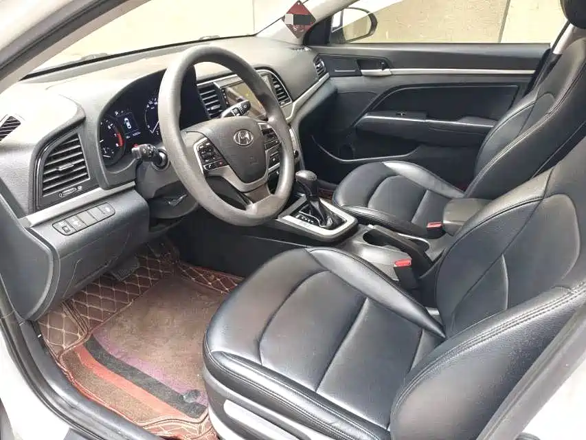 Hyundai Elantra 2016 Model 1.6L Automatic Smart Elite фото 7