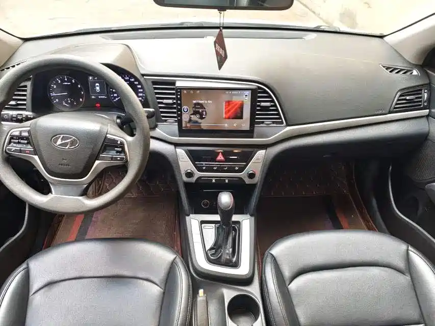 Hyundai Elantra 2016 Model 1.6L Automatic Smart Elite фото 9