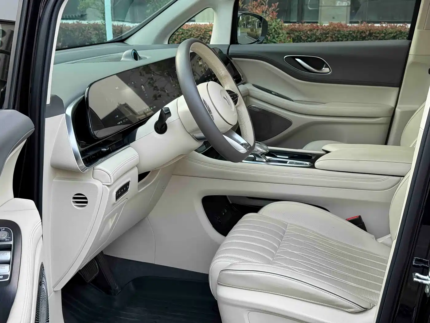 Voyah Auto Voyah Dreamer 2024 PHEV Extended Range Flagship Edition фото 8