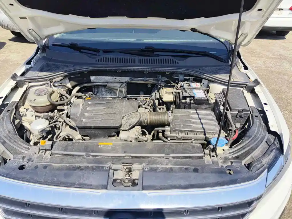 صورة 9 - Volkswagen Lavida