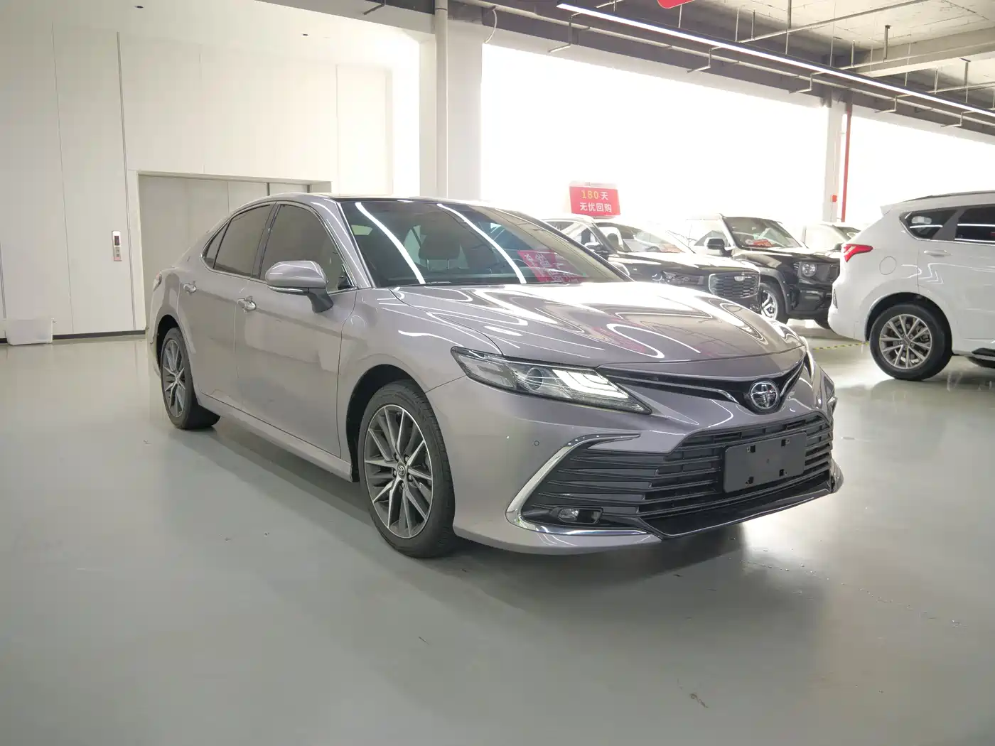 Toyota Camry 2021 2.5G Luxury Edition фото 3
