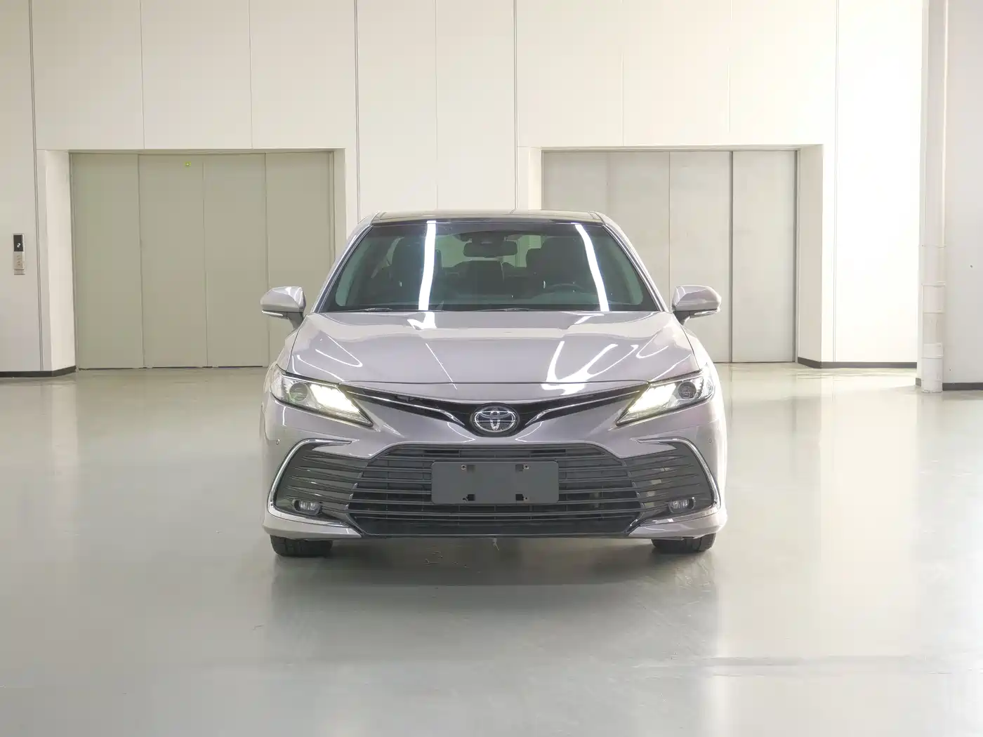 Toyota Camry 2021 2.5G Luxury Edition фото 2