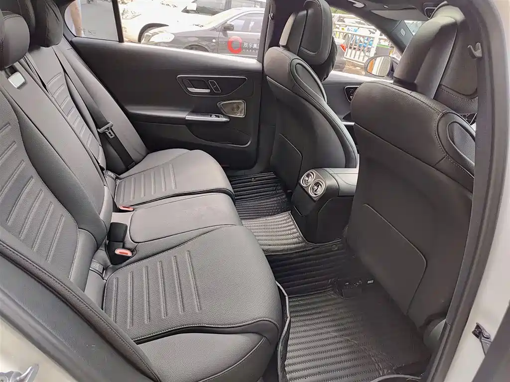 Mercedes-Benz C-Class 2023 C 260 L Night Edition Sport фото 11