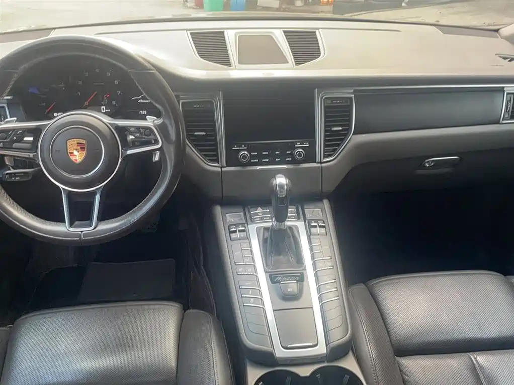 Porsche Macan 2017 Macan 2.0T фото 17
