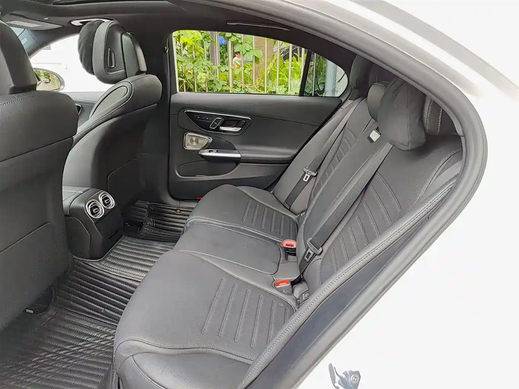 Mercedes-Benz C-Class 2023 C 260 L Night Edition Sport фото 8
