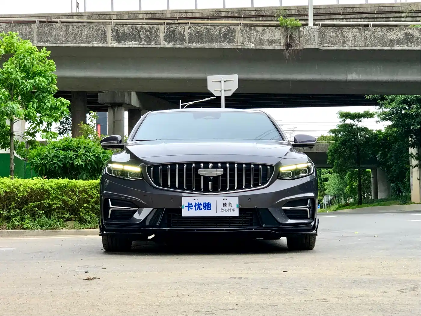 Фото 2 - Geely Preface