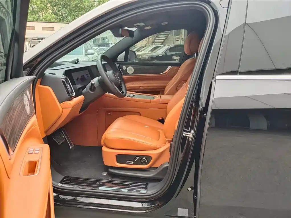 AITO Wenjie AITO M9 2024 Extended Range Ultra 42kWh 6-Seater фото 8