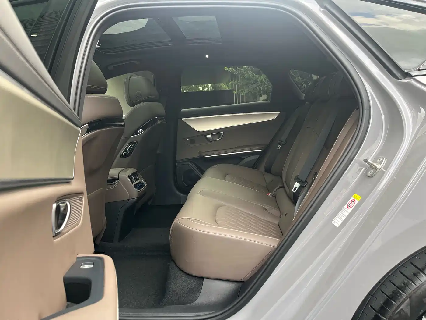 BYD Han 2025 2025 DM-i Smart Driving Edition 125KM Honor