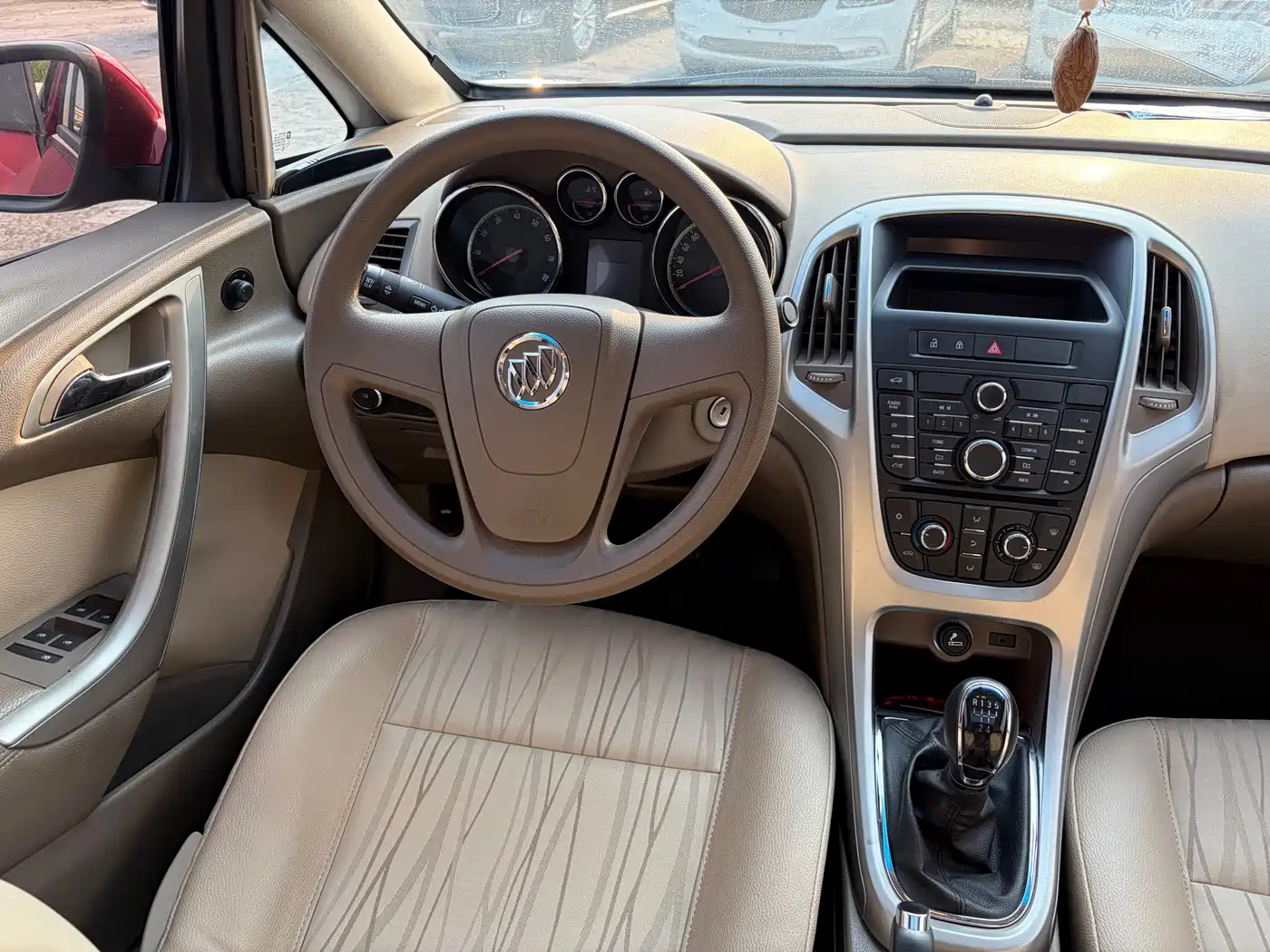 Buick Excelle 2013 Model GT 1.6L Manual Comfort фото 11