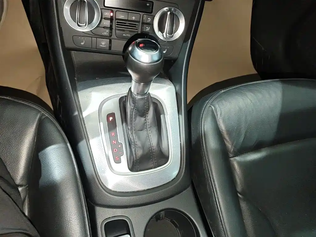 Audi Q3 2015 35 TFSI Comfort фото 14