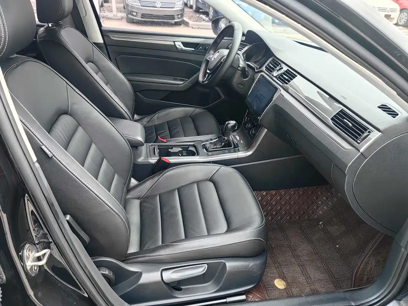 Volkswagen Passat 2017 280TSI DSG Prestige фото 7