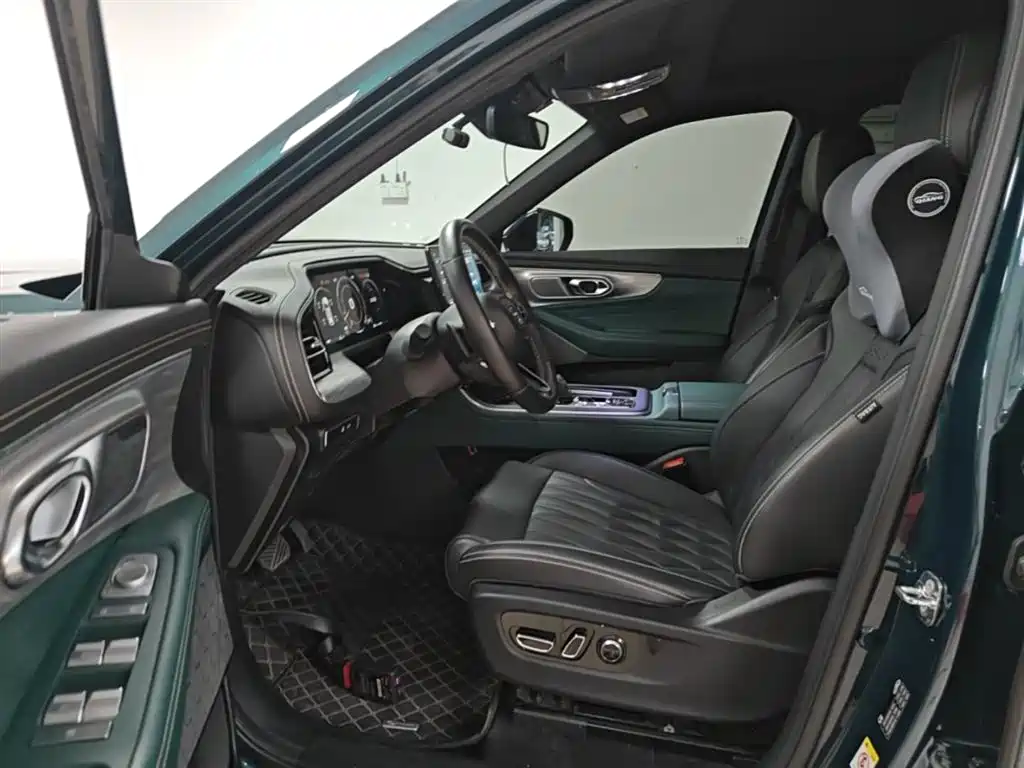 GAC Trumpchi Trumpchi GS8 2022 Pilot Series 2.0TGDI 2WD Premium Edition (6-Seater) фото 15