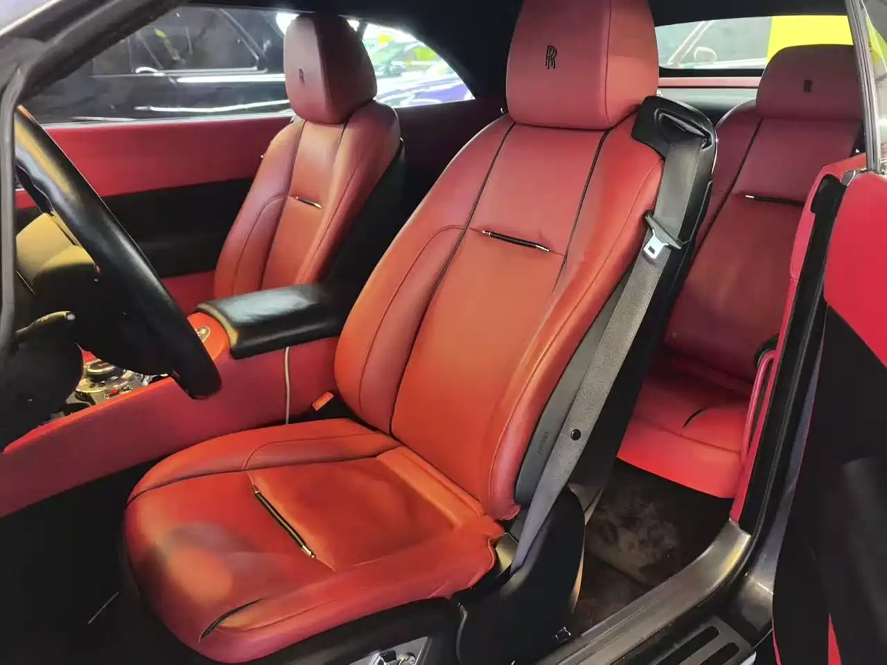 Фото 4 - Rolls-Royce Dawn