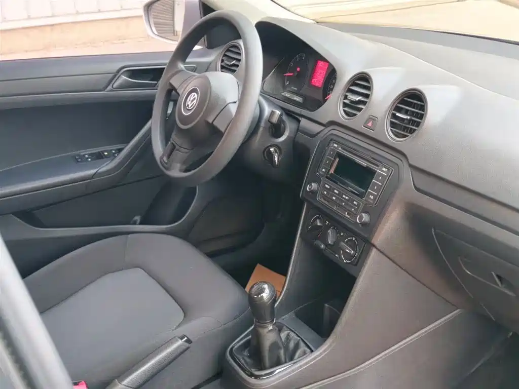 Volkswagen Jetta 2015 Value Edition 1.6L Manual Fashion фото 6