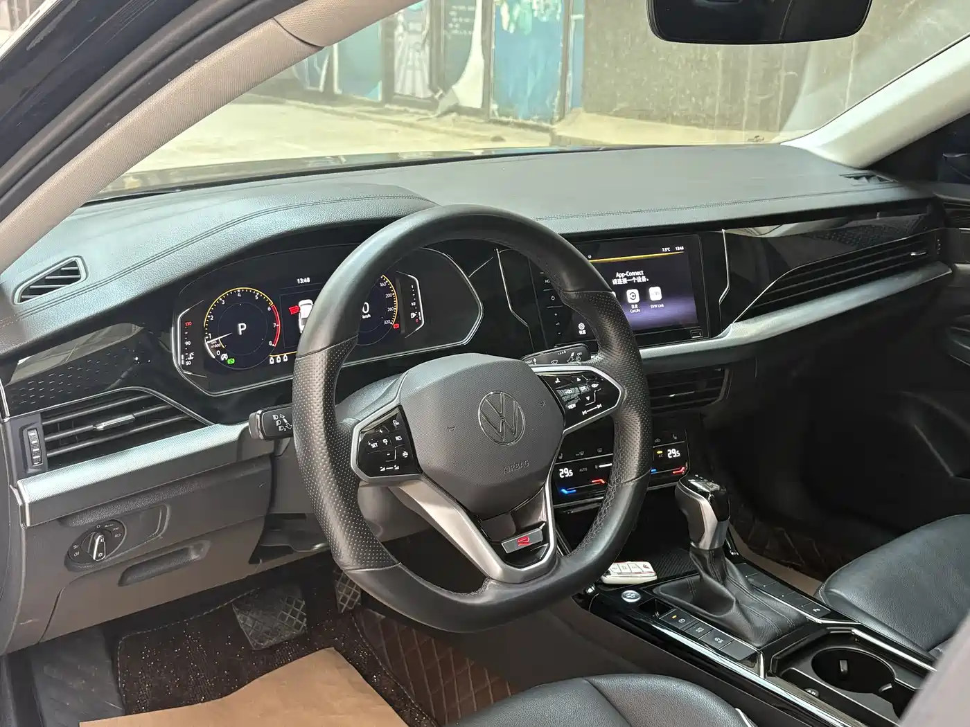 Volkswagen Passat 2022 330TSI Starlight Elite Edition фото 18