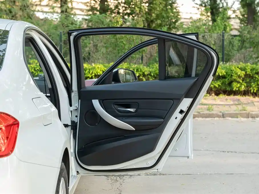 BMW 3 Series 2014 320i Fashion фото 50