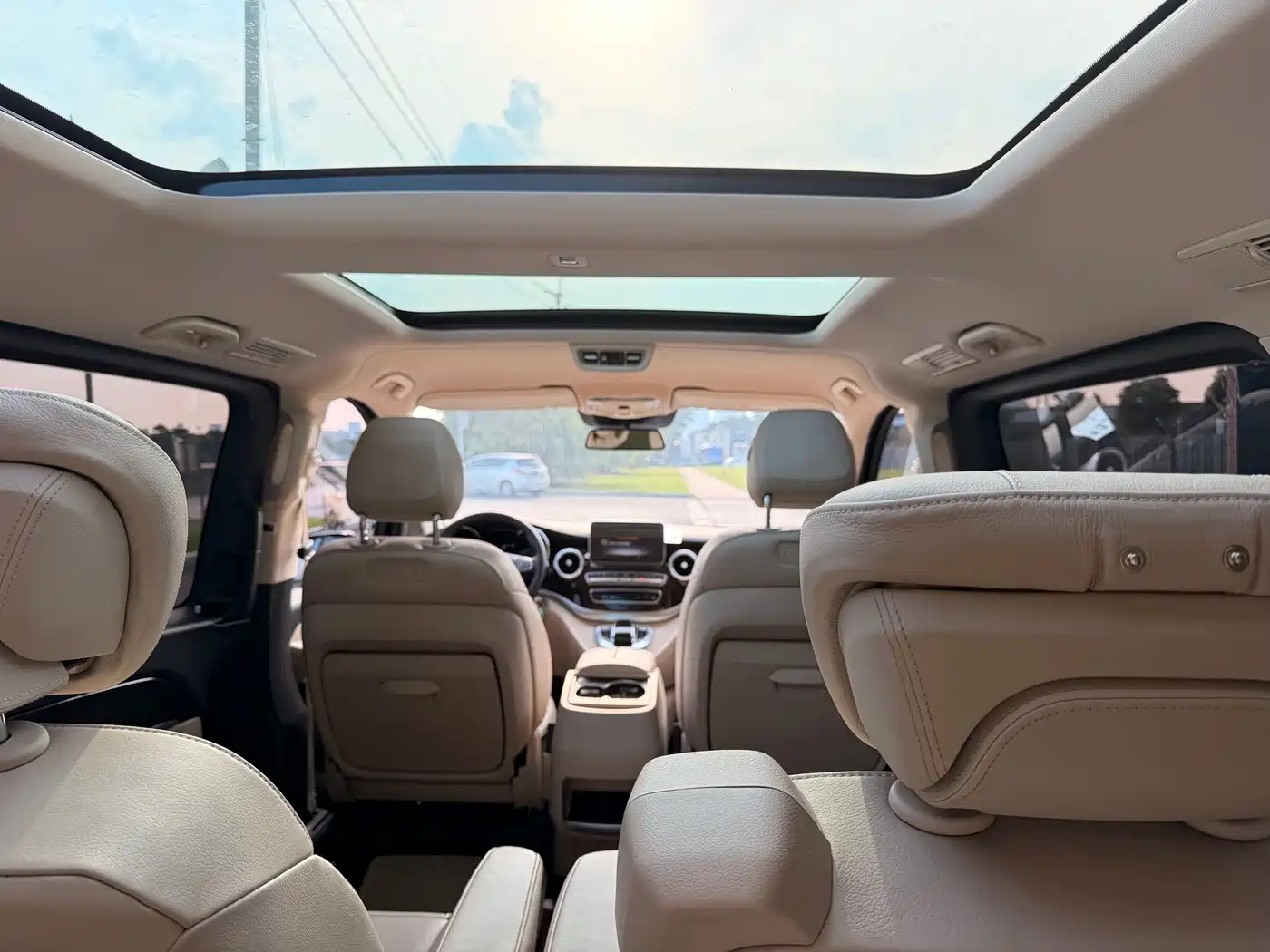 Mercedes-Benz V-Class 2018 V 260 L Premium Long Wheelbase Edition China VI фото 27