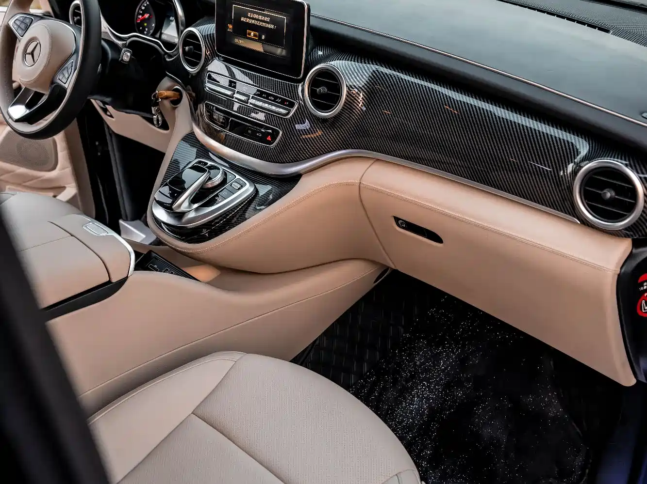 Mercedes-Benz V-Class 2017 Model V 260 Pilot Edition фото 16