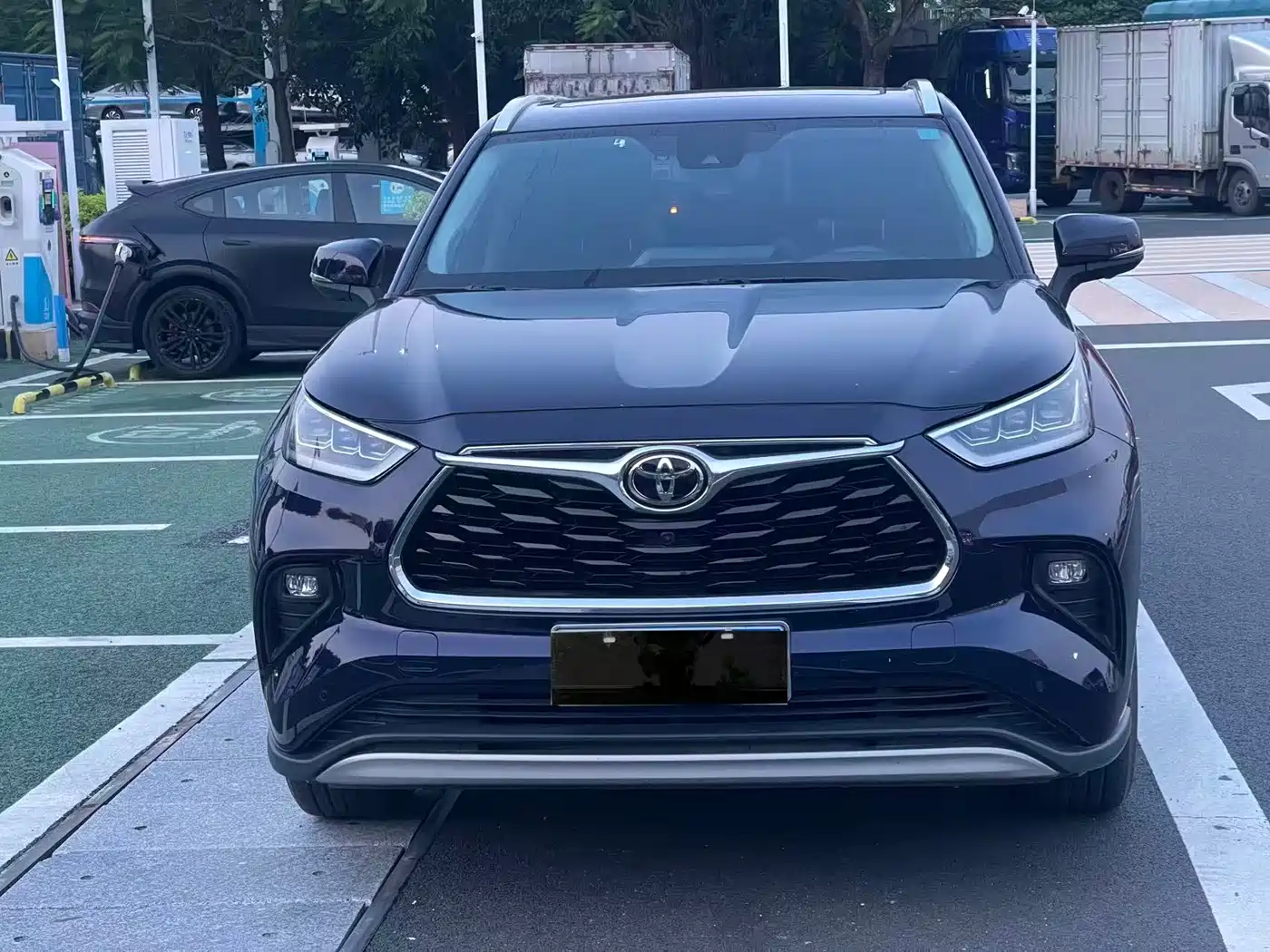 Toyota Highlander 2024 2.5L Smart Hybrid 4WD Ultimate 7-seater фото 2