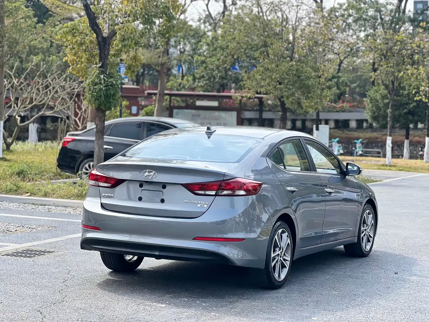 Hyundai Elantra 2016 Model 1.6L Automatic Smart Elite фото 6