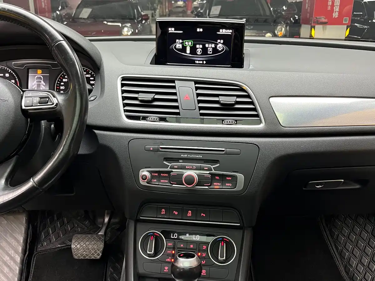 Audi Q3 2016 35 TFSI Style фото 26
