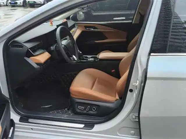 Toyota Camry 2024 Hybrid 2.0HG Premium Edition — фото 5