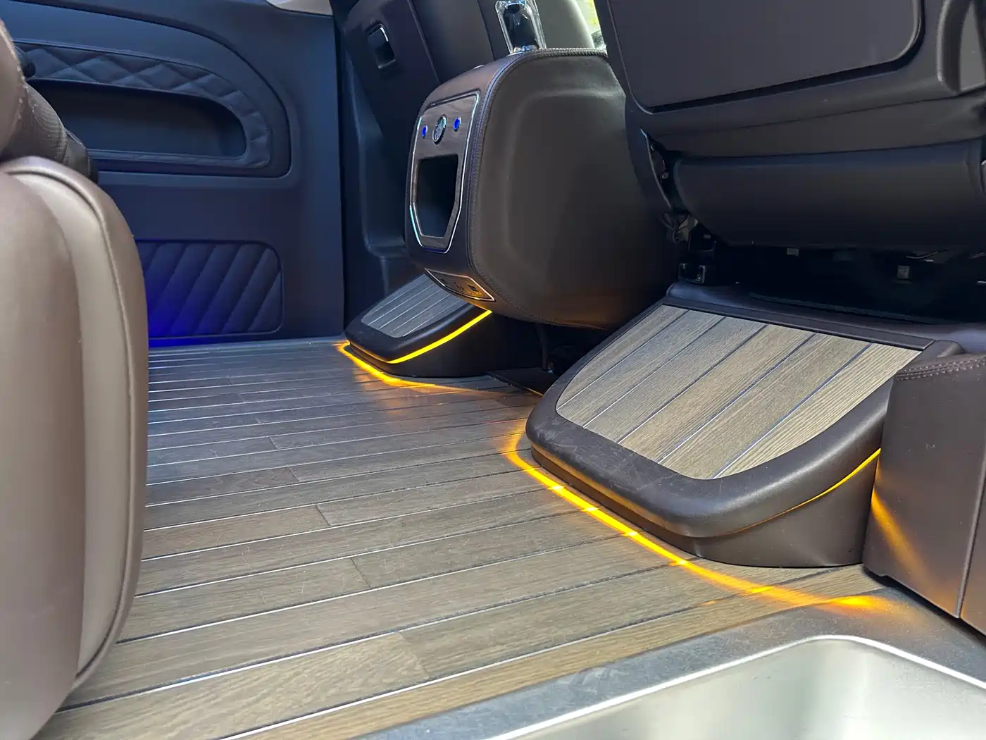 Mercedes-Benz Vito 2023 2.0T Business 7-Seater фото 15