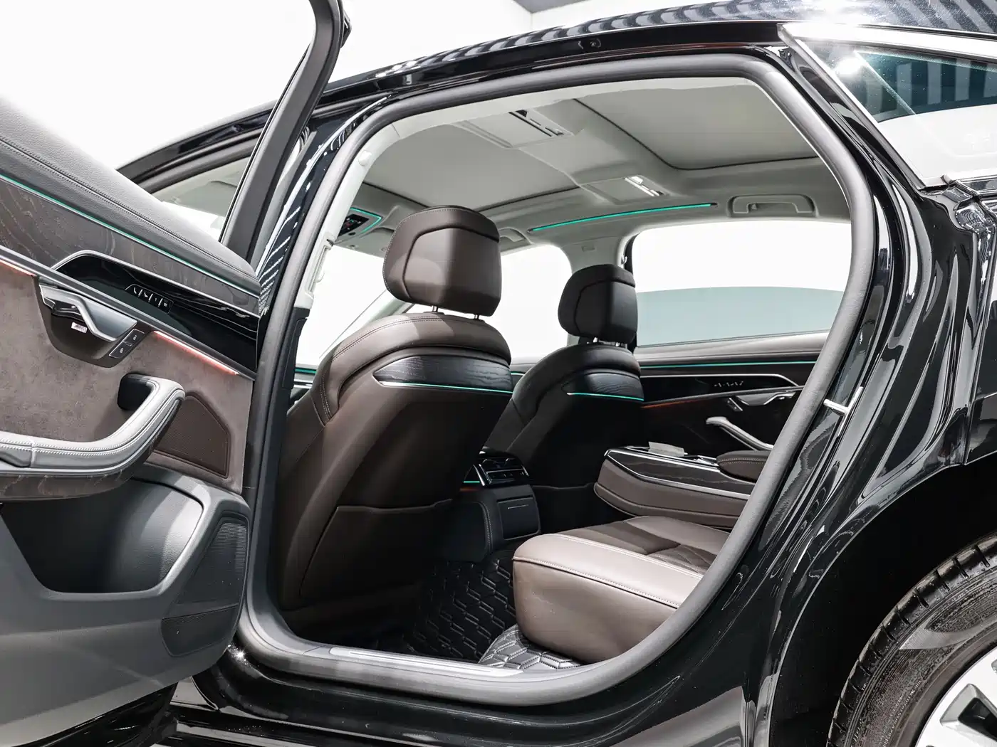 Audi A8 2025 A8L 50 TFSI quattro Exclusive Selection фото 23
