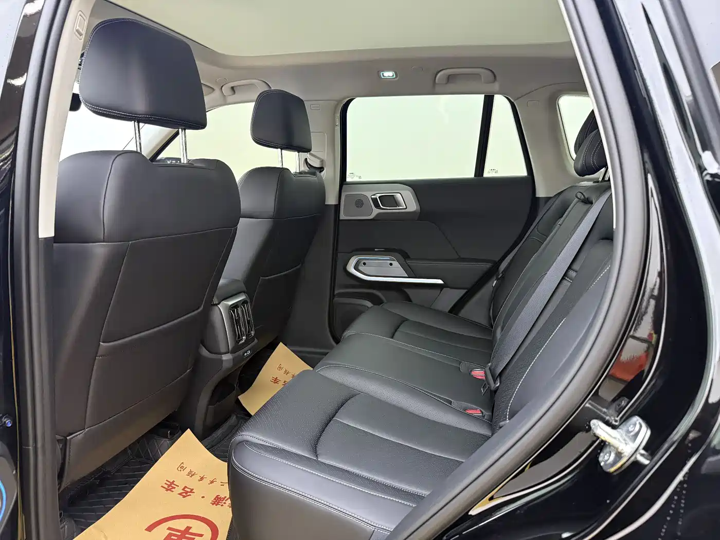 Fang Cheng Bao Titanium 3 2026 Model 620KM Rear-Wheel Drive Flash Charging Version фото 7