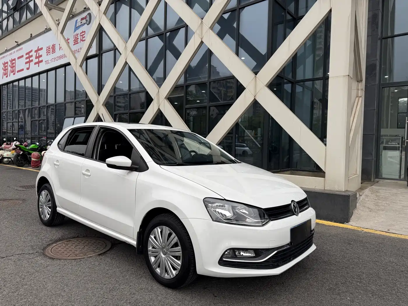 Volkswagen Polo 2016 1.6L Automatic Comfort фото 3