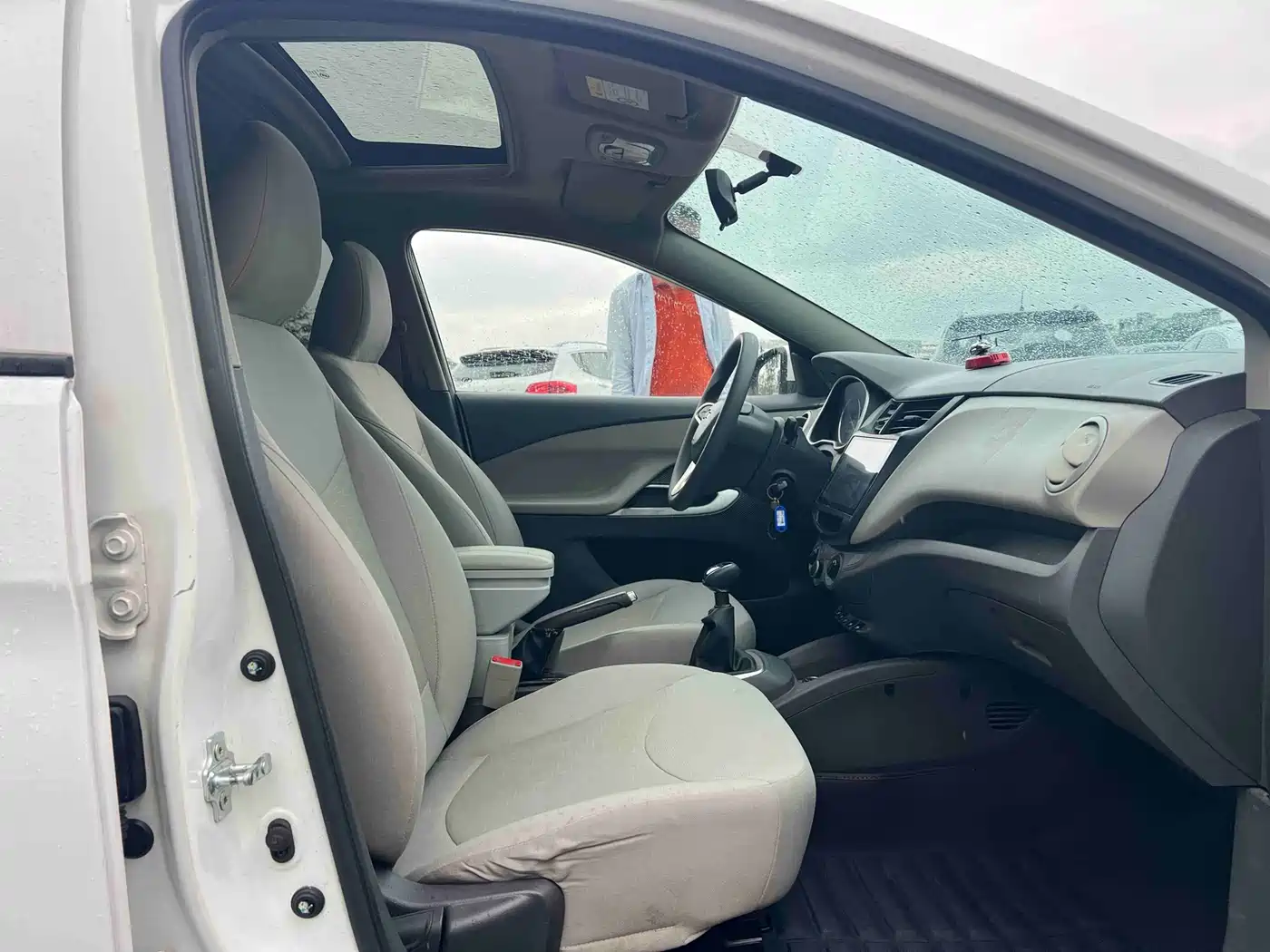 Chevrolet Sail 2016 Sail 3 1.3L Manual Comfort Sunroof Edition фото 8