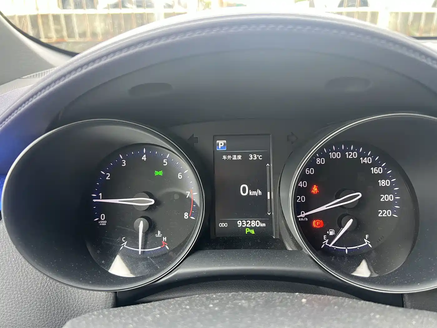 Фото 13 - Toyota C-HR