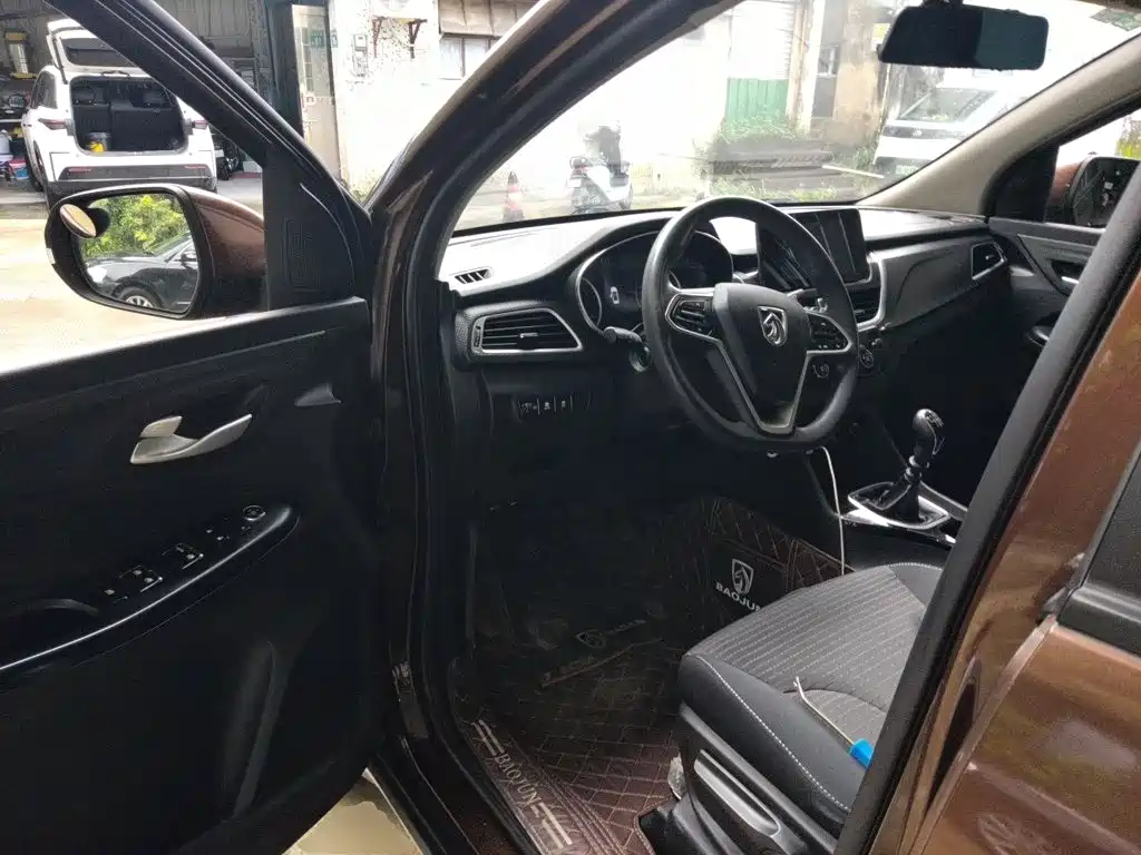 Baojun 730 2020 2019 1.5L Manual Fashion Edition 7-Seater China VI