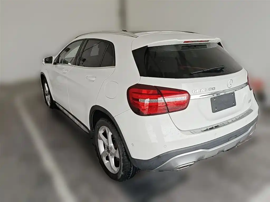 Mercedes-Benz GLA 2017 GLA 200 Dynamic фото 9