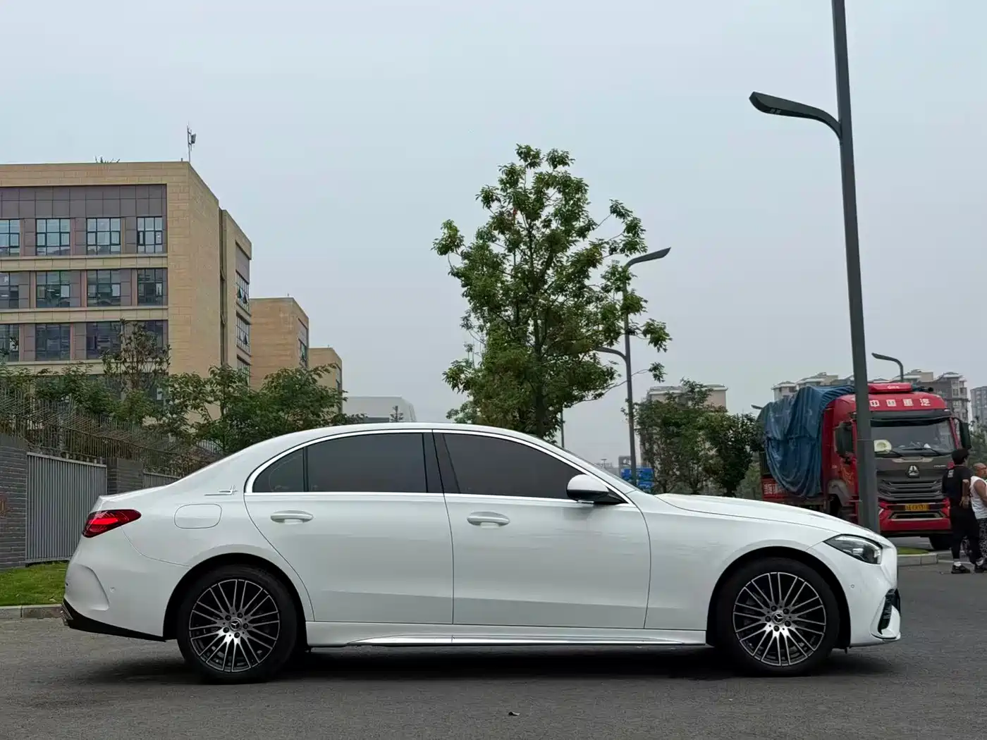 Mercedes-Benz C-Class 2025 C 260 L Sport Edition фото 4