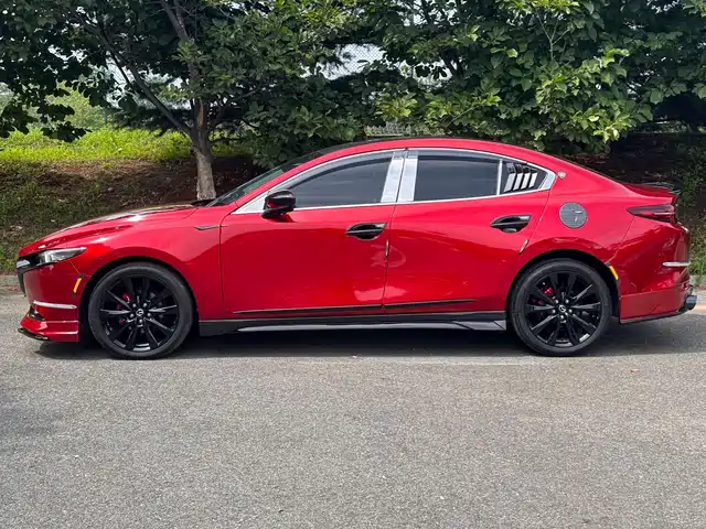 Mazda Mazda3 Axela 2022 Mazda3 2.0L Automatic Premium Quality Black Edition — фото 5