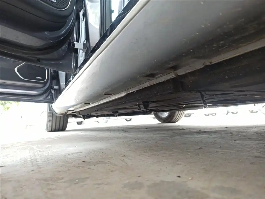 Hongqi H5 2023 2.0T Auto Smart Connect Flag Comfort фото 21