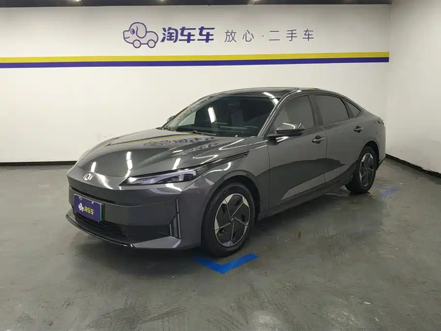 Changan Qiyuan A05 2025 Model True Fragrance Edition 145 Leading
