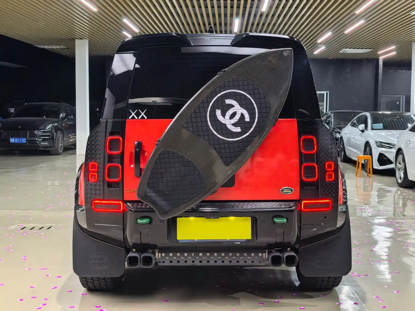 Land Rover Defender 2022 Model 90 3.0T P400 XS фото 13