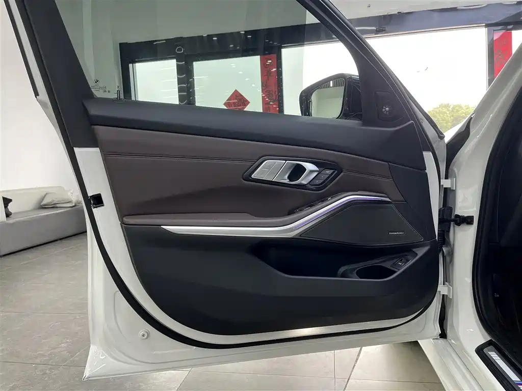 BMW 3 Series 2022 325Li M Sport Shadow Edition фото 14